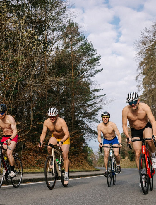 Flizzer Unterhosen. Direkt am Arsch, wo sie auch hin gehören. Immer, egal ob in Bewegung beim Sport oder chillen auf dem Sofa. Super Tragekomfort und nachhaltige Produktion. Für ein gutes Gefühl in der Hosen und im Herzen.