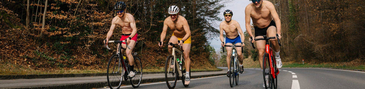 Flizzer Unterhosen. Direkt am Arsch, wo sie auch hin gehören. Immer, egal ob in Bewegung beim Sport oder chillen auf dem Sofa. Super Tragekomfort und nachhaltige Produktion. Für ein gutes Gefühl in der Hosen und im Herzen.