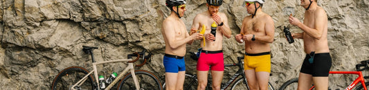 Flizzer Unterhosen. Direkt am Arsch, wo sie auch hin gehören. Immer, egal ob in Bewegung beim Sport oder chillen auf dem Sofa. Super Tragekomfort und nachhaltige Produktion. Für ein gutes Gefühl in der Hosen und im Herzen.